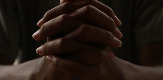 Em meio à dor de uma família, um pedido de respeito e orações Em meio à dor de uma família, um pedido de respeito e orações