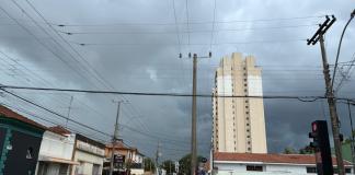 Você quer que a chuva pare ou continue em São Carlos? Veja a previsão Chuva no horizonte