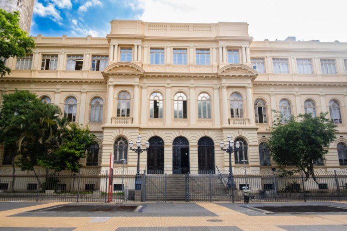 Emprego: Educação seleciona 10 mil estagiários para a rede estadual Emprego: Educação seleciona 10 mil estagiários para a rede estadual