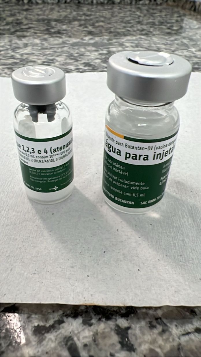 Vacina contra a dengue