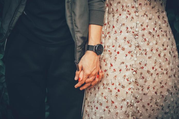 Sexo entre amigos pode fortalecer vínculos, aponta pesquisa Sexo entre amigos pode fortalecer vínculos, aponta pesquisa