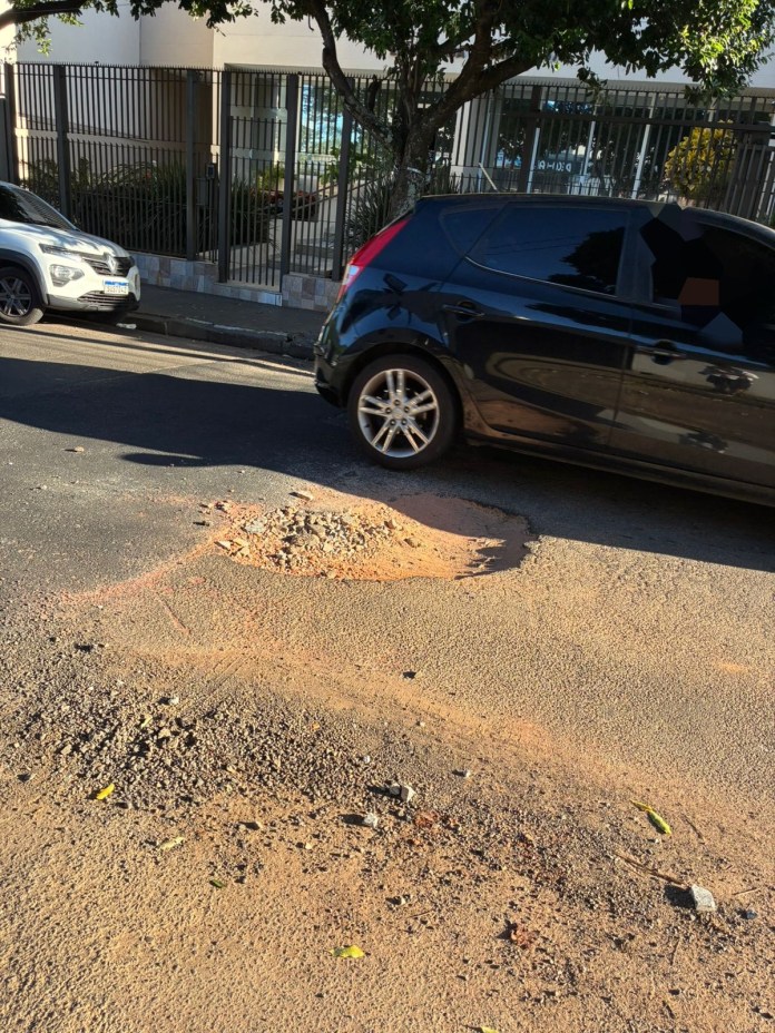 Tapa-buraco precisa passar na rua Marechalbcf9 Tapa-buraco precisa passar na rua Marechal