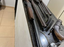 Homem é preso por posse irregular de armas