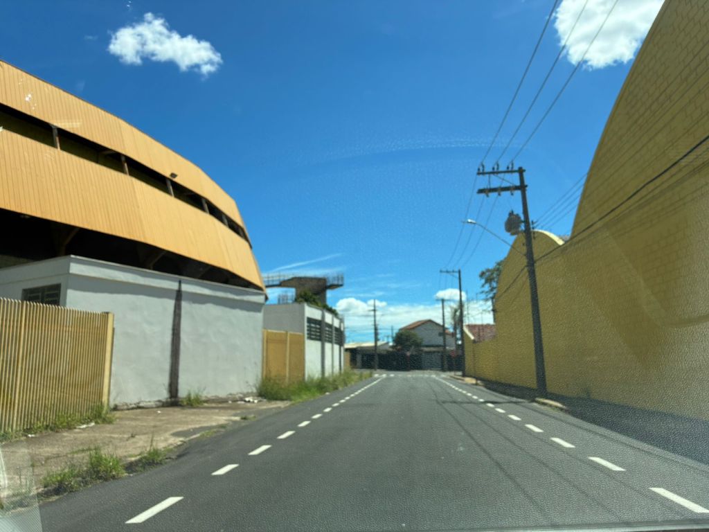 Ginásio Milton Olaio Filho: abordagens em sequência