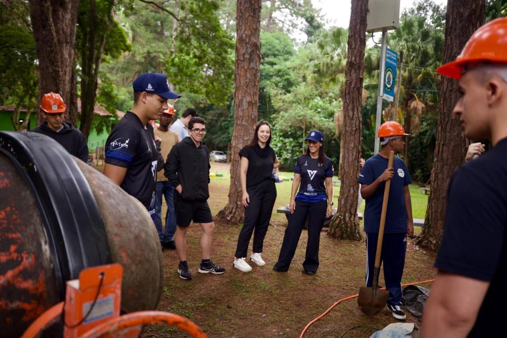 O Horto Florestal de São Carlos recebeu, na manhã desta terça-feira (10/3), estudantes do curso de Engenharia Civil da Universidade Federal de São Carlos (UFSCar) para mais uma edição do Trote Solidário. 