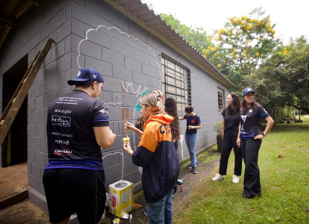 O Horto Florestal de São Carlos recebeu, na manhã desta terça-feira (10/3), estudantes do curso de Engenharia Civil da Universidade Federal de São Carlos (UFSCar) para mais uma edição do Trote Solidário. 