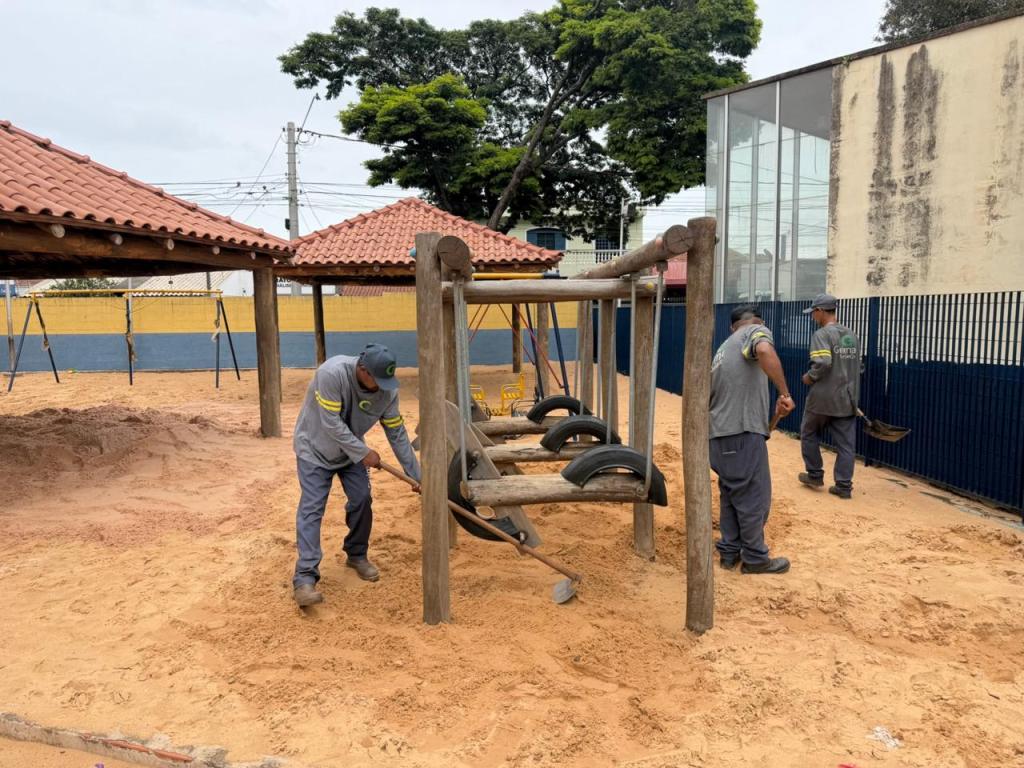 O secretário municipal de Educação, Roselei Françoso, esteve no Centro Municipal de Educação Infantil (CEMEI) Carmelita Rocha Ramalho, na Vila Prado, para avaliar as condições da unidade e determinar providências imediatas de limpeza e manutenção.