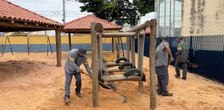 O secretário municipal de Educação, Roselei Françoso, esteve no Centro Municipal de Educação Infantil (CEMEI) Carmelita Rocha Ramalho, na Vila Prado, para avaliar as condições da unidade e determinar providências imediatas de limpeza e manutenção.