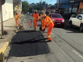 Prefeitura inicia operação tapa-buracos com três equipes em São Carlos