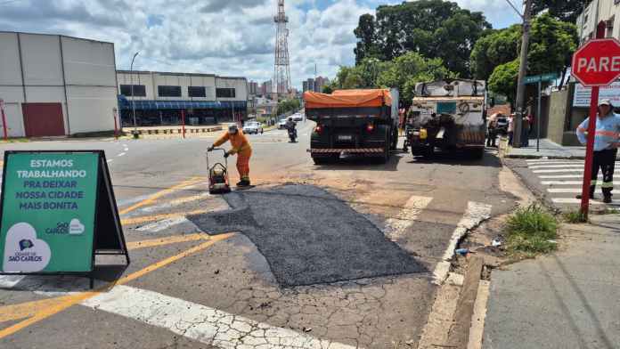 Prossegue o mutirão São Carlos Mais Bonita Prossegue o mutirão São Carlos Mais Bonita
