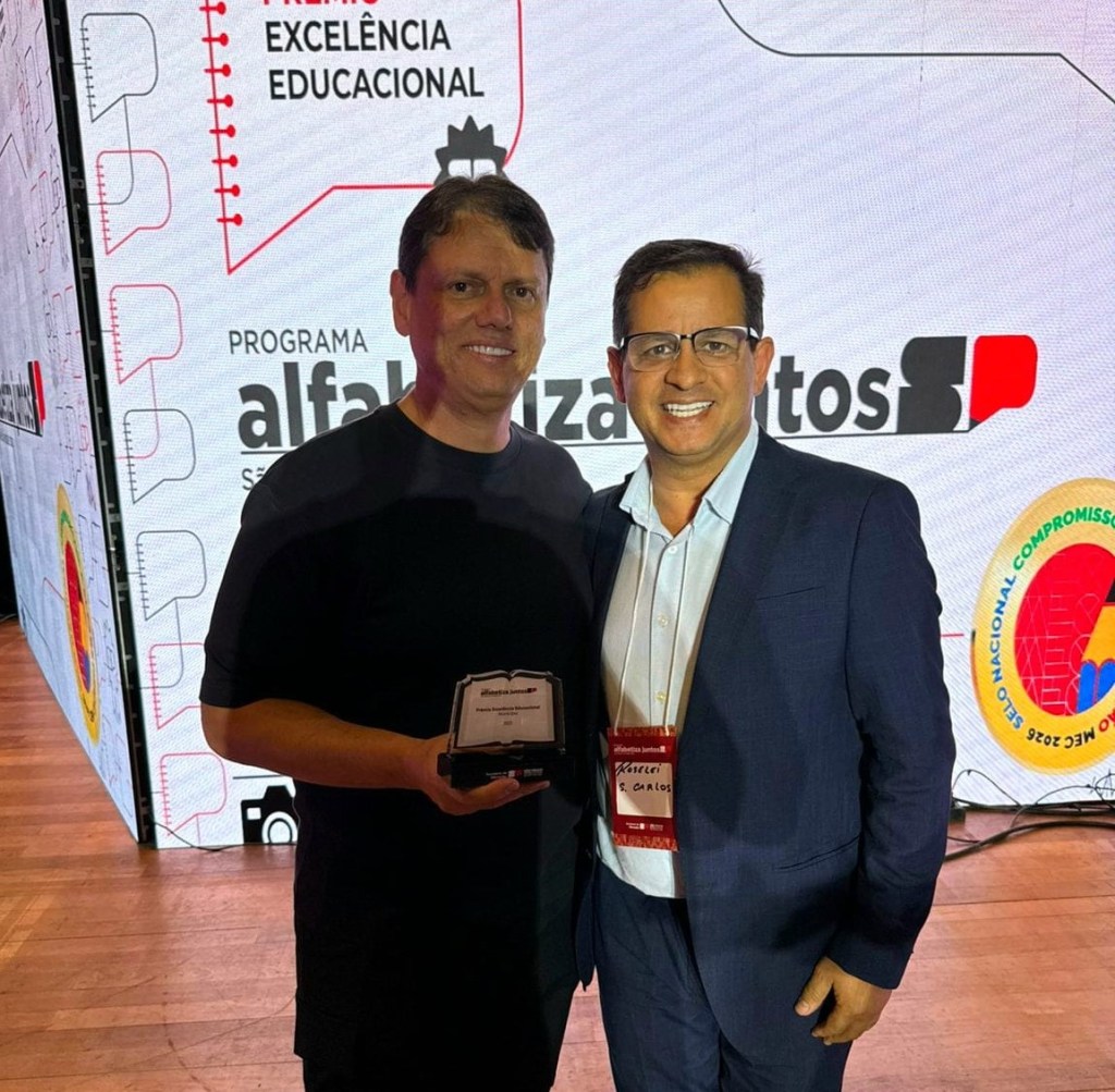 O Programa Alfabetiza Juntos SP premiou duas escolas da rede municipal de São Carlos pelo desempenho nas metas de alfabetização. A Escola Municipal de Educação Básica (EMEB) Antônio Stella Moruzzi, no Jardim Tangará, e o Centro Municipal de Educação Infantil (CEMEI) Doutor Alcyr Afonso Leopoldino, no Jardim Araucária, foram reconhecidos na segunda edição do prêmio.