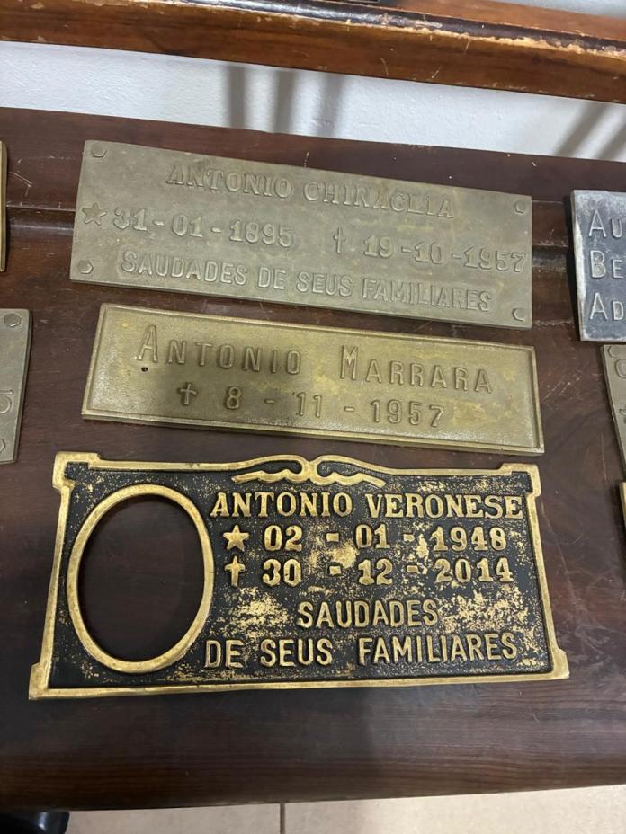 Furtar túmulos no Cemitério virou rotina Furtar túmulos no Cemitério virou rotina