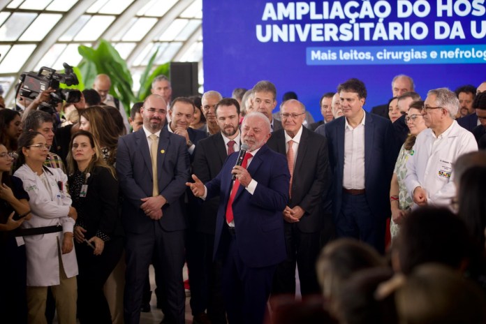 Netto fez pedidos à Lula Netto fez pedidos à Lula