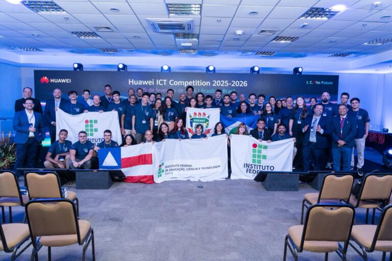 O time do ICMC competiu na trilha Cloud, categoria focada em conhecimentos sobre computação em nuvem e inteligência artificial (Crédito da imagem: Huawei)