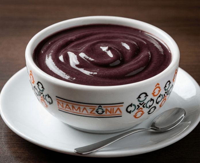 Originário da região amazônica, o açaí é rico em antioxidantes, fibras, gorduras boas e compostos fenólicos, nutrientes que vêm sendo estudados por seu potencial impacto positivo no organismo Originário da região amazônica, o açaí é rico em antioxidantes, fibras, gorduras boas e compostos fenólicos, nutrientes que vêm sendo estudados por seu potencial impacto positivo no organismo