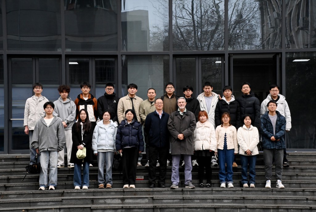 UFSCar avança em cooperação com universidade da China na área de vidros