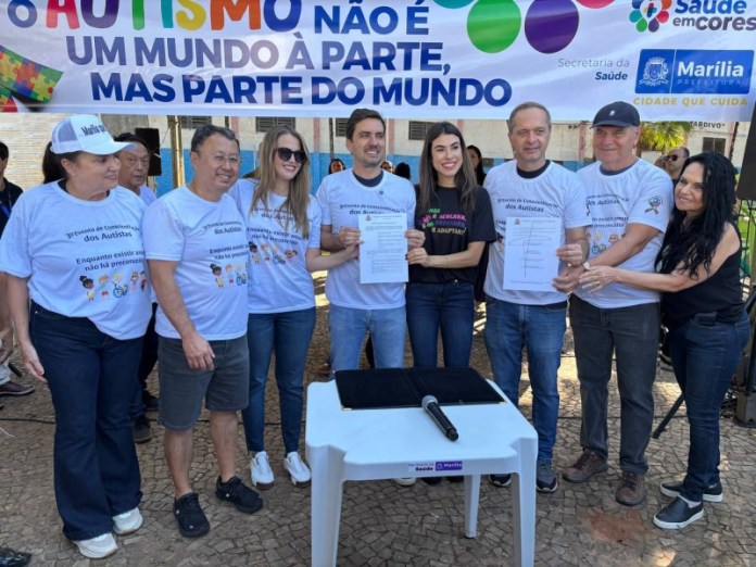 A Prefeitura de Marília, por meio da Secretaria Municipal da Educação, está adotando uma série de providências em atendimento ao Decreto Municipal nº 14.974/2026, que estabelece a concessão de dispositivos de segurança para crianças com Transtorno do Espectro Autista (TEA).