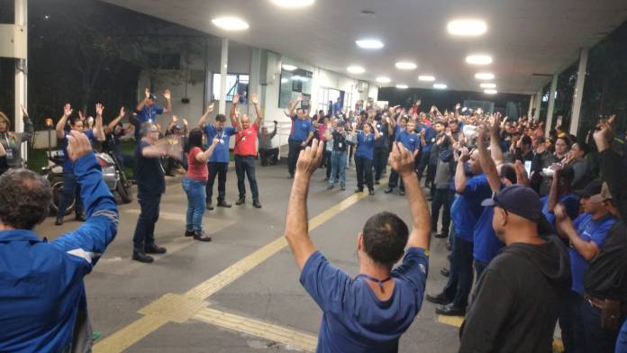 Trabalhadores da Electrolux em São Carlos realizam assembleia e discutem reivindicações da campanha salarial Trabalhadores da Electrolux em São Carlos realizam assembleia e discutem reivindicações da campanha salarial