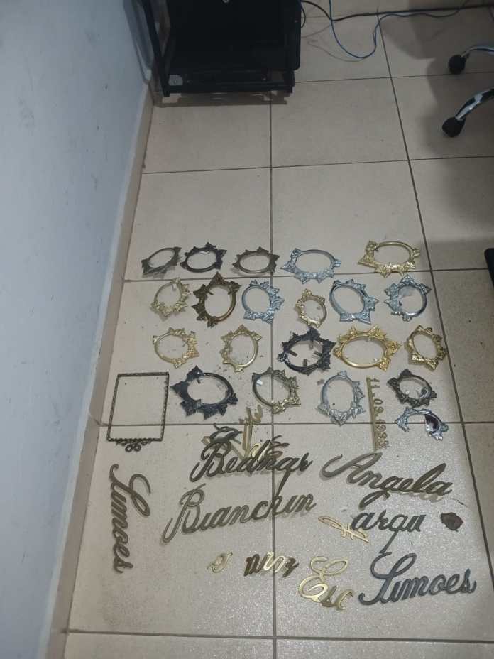 Madrugada agitada: suspeito invade cemitério, foge da Guarda e deixa “pista” para trás em São Carlos Madrugada agitada: suspeito invade cemitério, foge da Guarda e deixa “pista” para trás em São Carlos