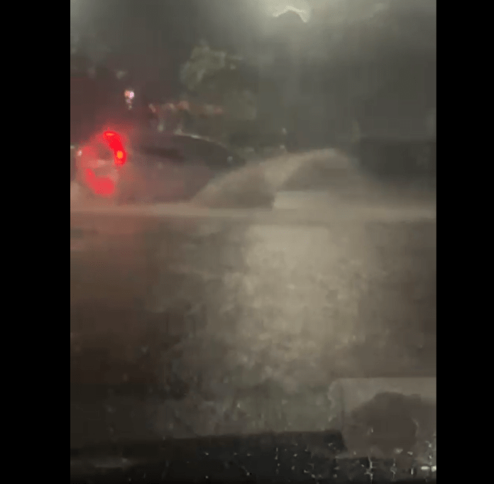 Chuva na Praça Itália Chuva na Praça Itália