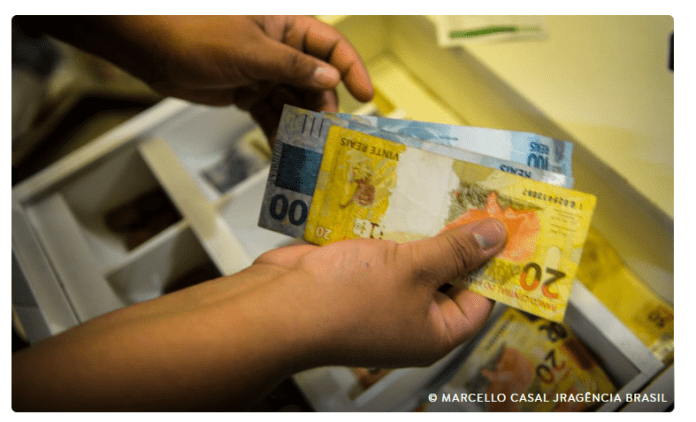 Governo propõe salário mínimo de R$ 1.717 em 2027