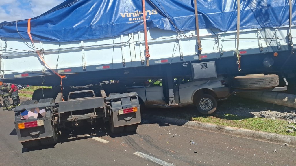 Grave acidente na Bruno Ruggiero