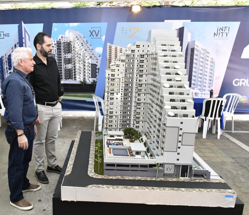 A cidade de São Carlos recebe, entre os dias 24 e 27 de abril, na Praça do Mercado Municipal, mais uma edição do Feirão Casa Paulista, consolidando uma importante conquista da Prefeitura, por meio da Progresso e Habitação São Carlos - PROHAB.