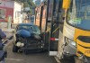 Acidente: Polo e ônibus se envolvem em colisão na região central de São Carlos Acidente entre Polo e ônibus