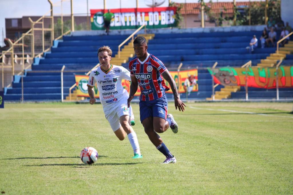 O Estádio Municipal Professor Luís Augusto de Oliveira, o Luisão, em São Carlos, estará aberto ao público neste sábado, 25 de abril, para que os torcedores possam acompanhar de perto os preparativos do Grêmio Desportivo São-Carlense para a semifinal do Campeonato Paulista da Série A-4.