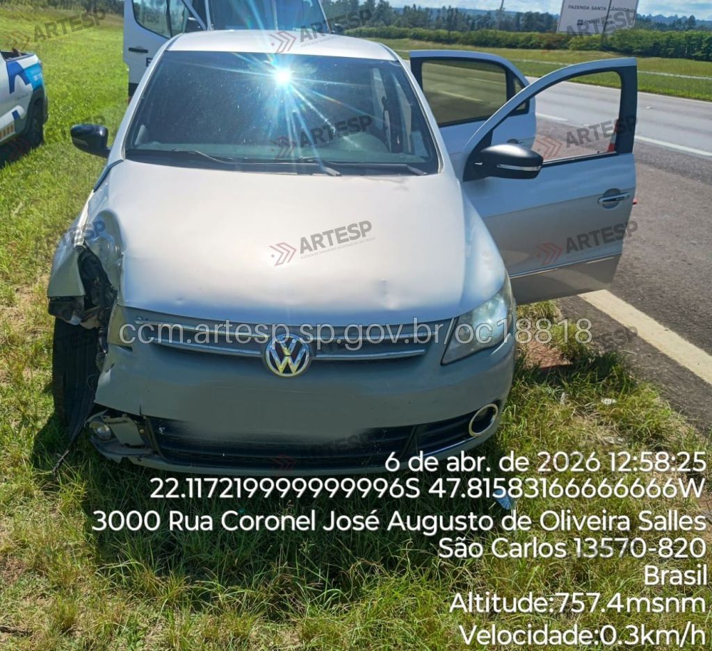 Gol colidiu em ônibus