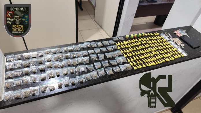 Adolescente é apreendido com drogas no Aracy Adolescente é apreendido com drogas no Aracy