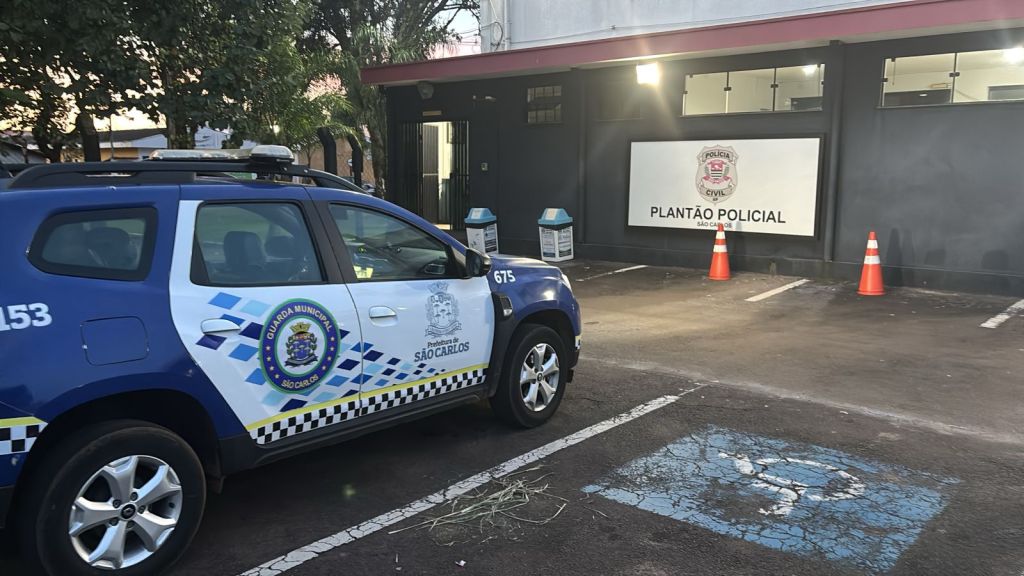 Casal é pego com sacolas de produtos furtados no Centro de São Carlos