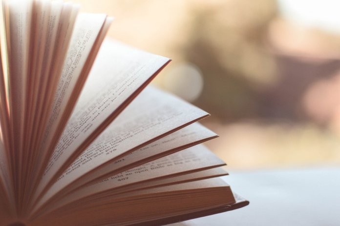 livro pexels pixabay