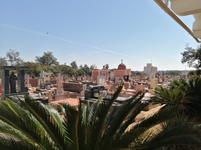 Prefeitura orienta horários de limpeza e visitação dos cemitérios para o Dia das Mães Prefeitura orienta horários de limpeza e visitação dos cemitérios para o Dia das Mães