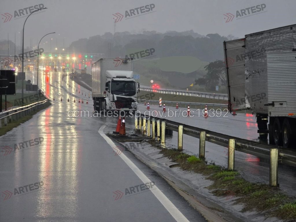 A reportagem apurou que há lento na manhã deste sábado, 23, no km 182, sentido norte da rodovia Washington Luís, em Rio Claro devido a um acidente