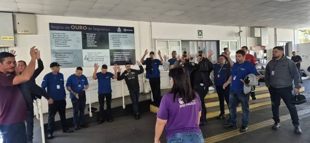 O Sindicato dos Metalúrgicos de São Carlos e Ibaté promoveu, na quinta-feira (28) e nesta sexta-feira (29), assembleias de mobilização na unidade da Electrolux, em São Carlos.