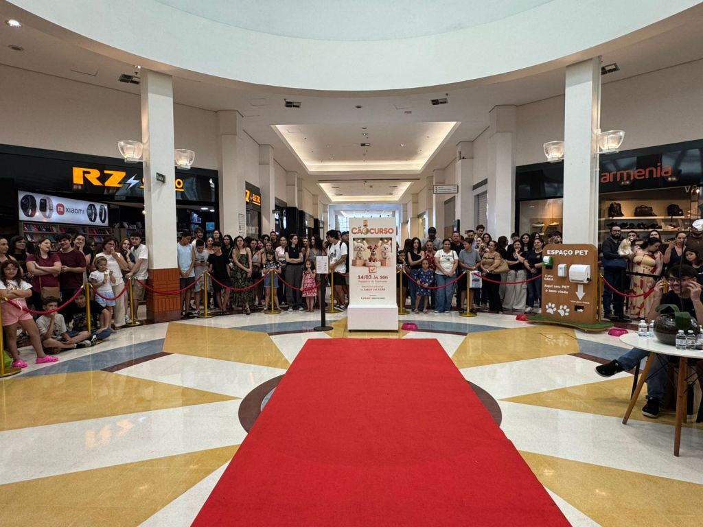 O Shopping São Carlos, administrado pelo Grupo AD, segue com uma agenda intensa de experiências para os próximos meses. O grande destaque começa já em junho, mês que promete movimentar o empreendimento com a transmissão oficial dos jogos da Copa do Mundo, campanhas românticas e especiais para o Dia dos Namorados e o retorno de sucessos de público, como o tradicional Encontro de Carros Antigos e as atrações do Palco Encantado.