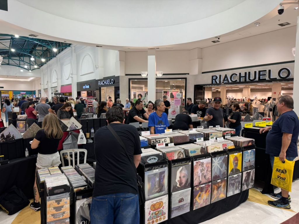 O Shopping São Carlos, administrado pelo Grupo AD, segue com uma agenda intensa de experiências para os próximos meses. O grande destaque começa já em junho, mês que promete movimentar o empreendimento com a transmissão oficial dos jogos da Copa do Mundo, campanhas românticas e especiais para o Dia dos Namorados e o retorno de sucessos de público, como o tradicional Encontro de Carros Antigos e as atrações do Palco Encantado.