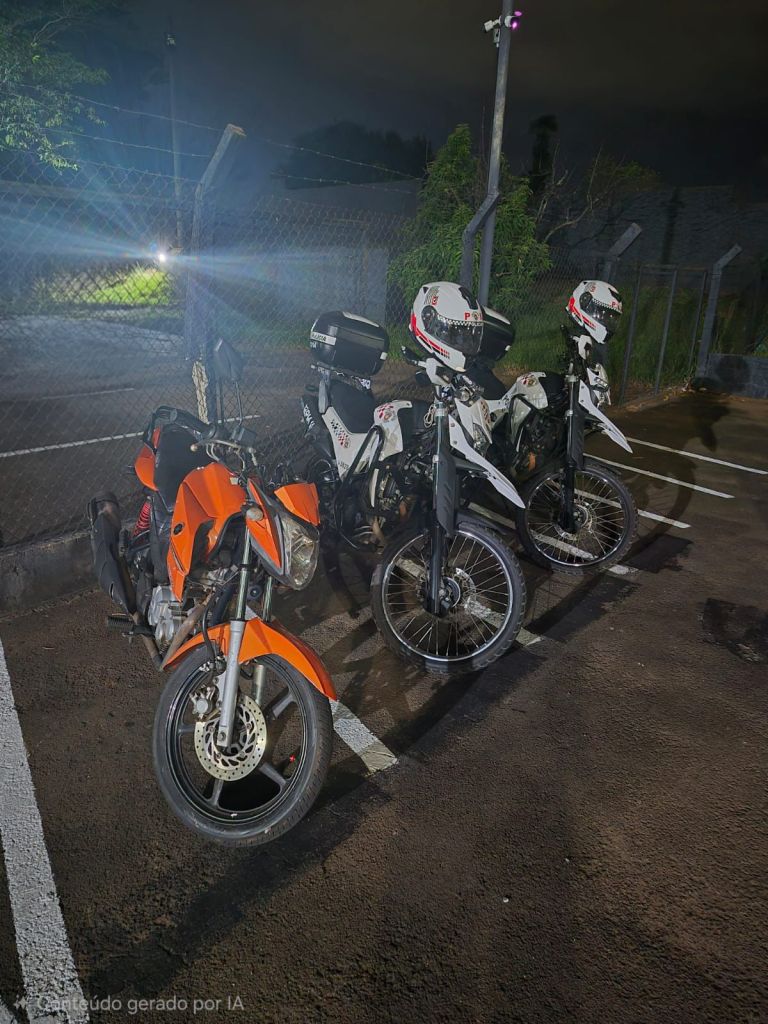 Tesoura no cilindro de ignição da moto
