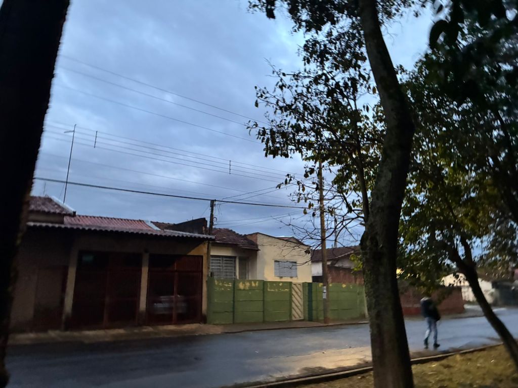 A madrugada desta terça-feira (20) já começou com chuva em São Carlos e reforçou a sensação típica de frio úmido que tomou conta da cidade.