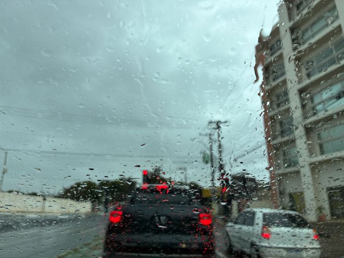 chuva sao carlos São Carlos deve se preparar para um fim de semana de mudança no tempo, com previsão de chuva volumosa, trovoadas e possibilidade de temporal, principalmente entre a noite de sábado (23) e a madrugada de domingo (24).