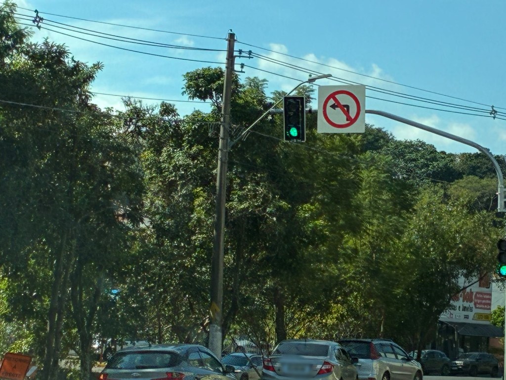 Mudanças: na esquina da Totó Leite é proibido virar à esquerda