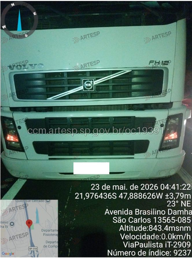 Um gravíssimo acidente matou um policial militar e mais outra pessoa no km 237, sentido sul, da rodovia SP 318, a Thales de Lorena Peixoto Jr, que liga São Carlos até Ribeirão Preto. A batida traseira entre o veículo e o caminhão aconteceu na região da antiga ABASC.