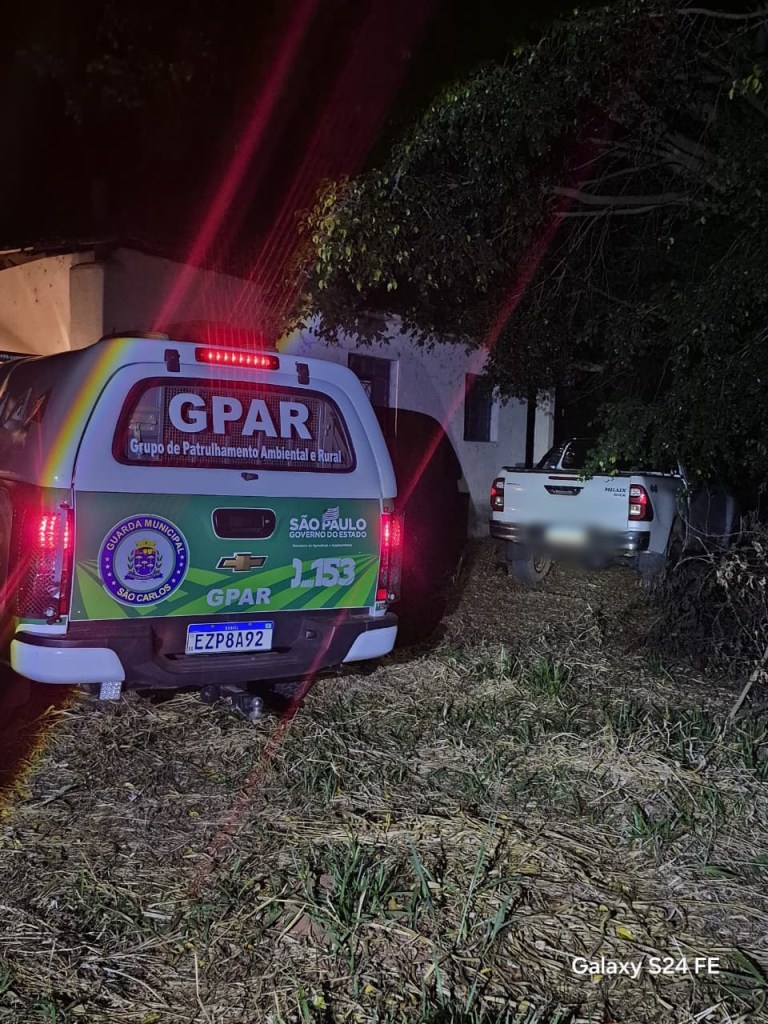 Uma caminhonete furtada no interior paulista foi recuperada pela Guarda Municipal de São Carlos na tarde do último domingo (3), após uma ação que contou com a colaboração de agentes mesmo fora do horário de serviço.