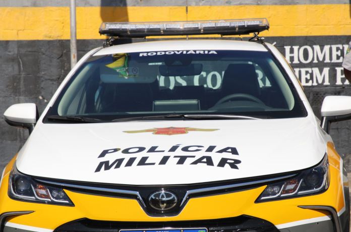 Polícia Rodoviária aborda caminhão com mais de 450 evasões de pedágio