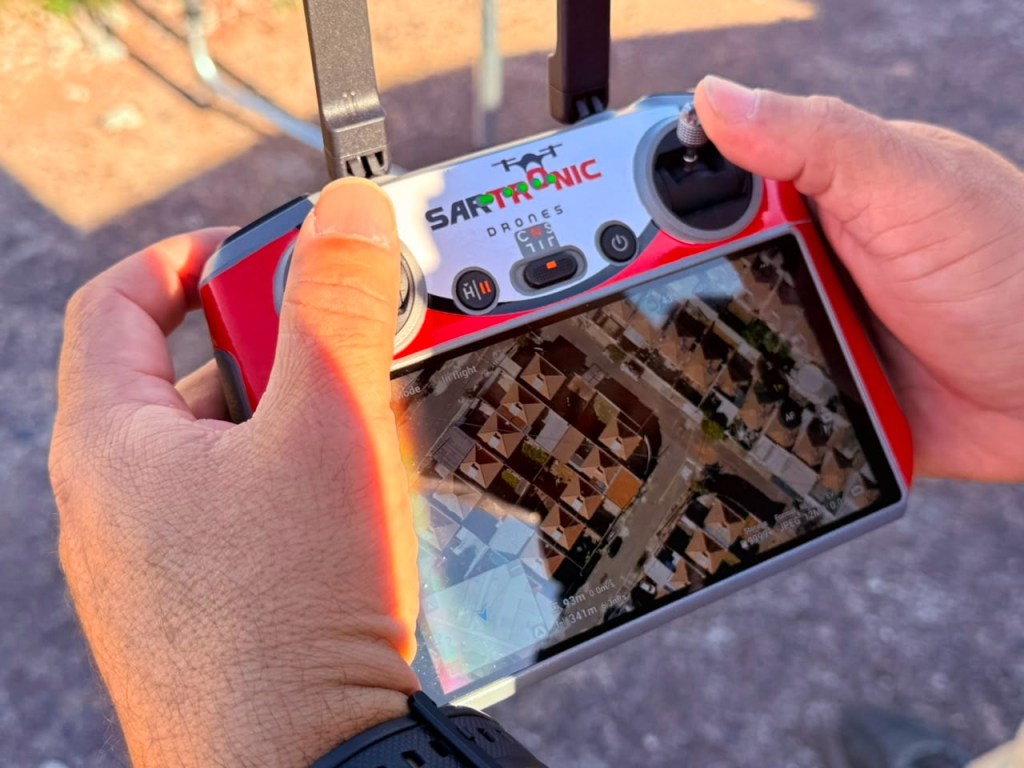 São Carlos iniciou na segunda,8, uma nova etapa no combate ao mosquito Aedes aegypti, transmissor da dengue, chikungunya, zika e febre amarela urbana. A ação utiliza cinco drones para realizar o mapeamento de áreas de risco e, posteriormente, a aplicação de larvicidas e pastilhas de cloro em locais de difícil acesso.