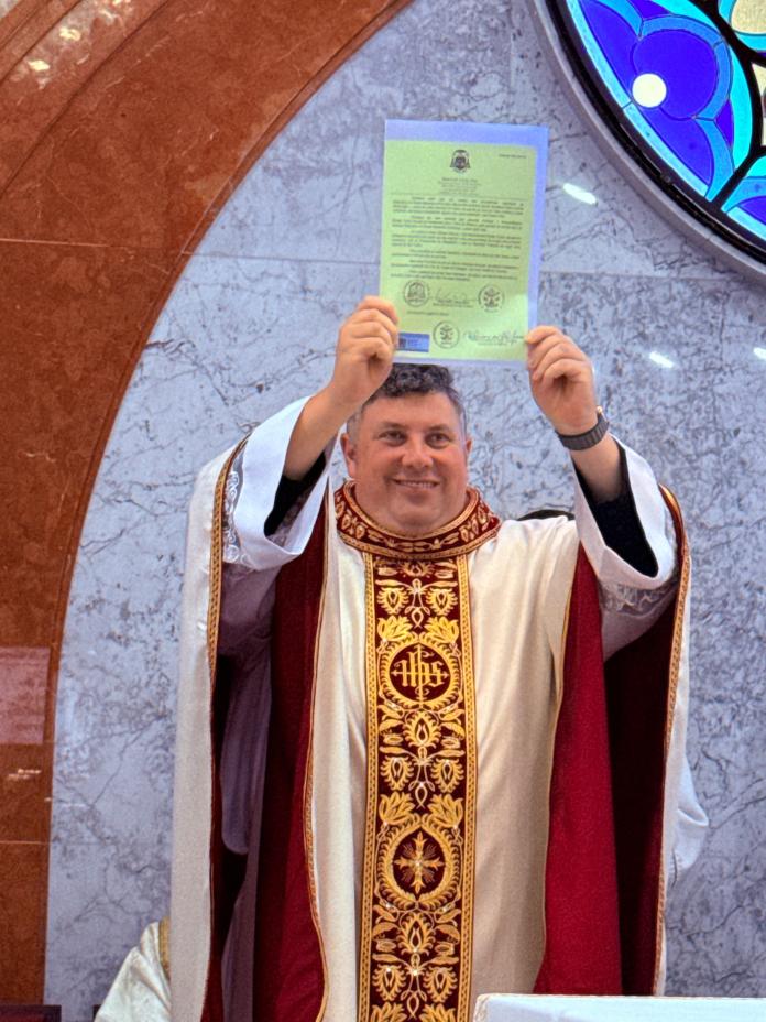 Padre Tadeu toma posse na Paróquia Nossa Senhora de Fátima Padre Tadeu toma posse na Paróquia Nossa Senhora de Fátima