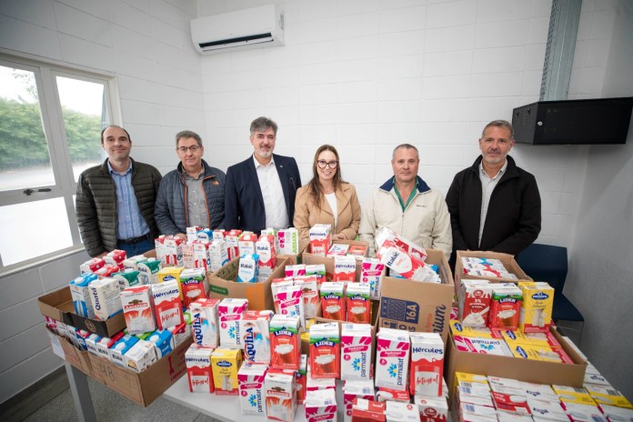 400 litros de leite são arrecadados e doados ao Fundo Social pela Corrida Unicep 400 litros de leite são arrecadados e doados ao Fundo Social pela Corrida Unicep