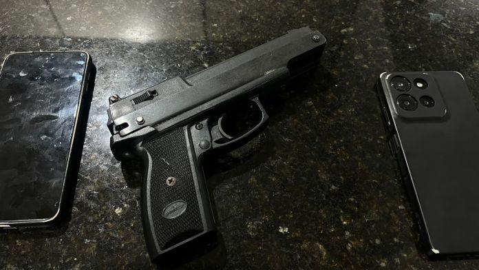 Três adolescentes são apreendidos após assalto a motorista de aplicativo/Comando VP Três adolescentes são apreendidos após assalto a motorista de aplicativo/Comando VP