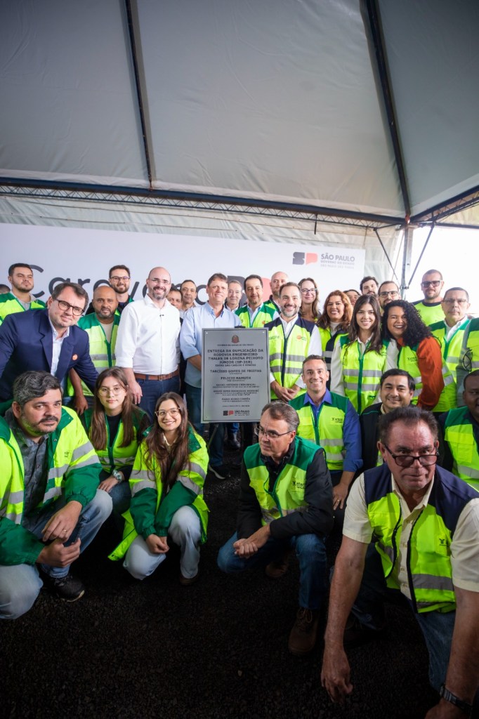 O governador de São Paulo, Tarcísio de Freitas, esteve em São Carlos entre os dias 10 e 11 de junho e anunciou recursos e um conjunto de obras e investimentos que somam R$ 750 milhões para 26 municípios da Região Central. Do total, aproximadamente R$ 200 milhões foram destinados a São Carlos, o que representa cerca de 26% do montante.